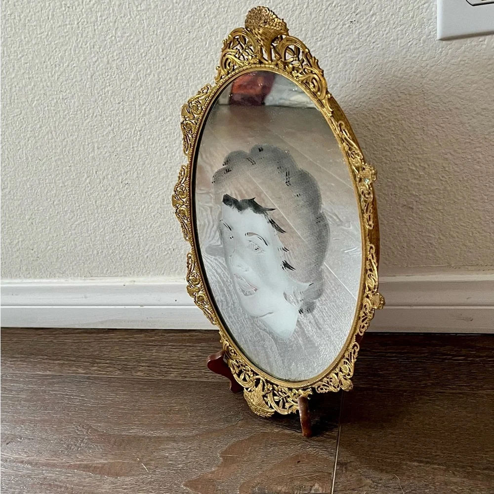 Elegant Gold Oval Mirror 9/14 inch